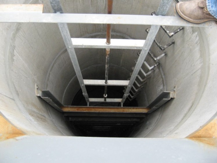 File:2WT4.jpg